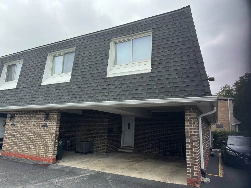 2856 W Touhy Avenue H, Chicago