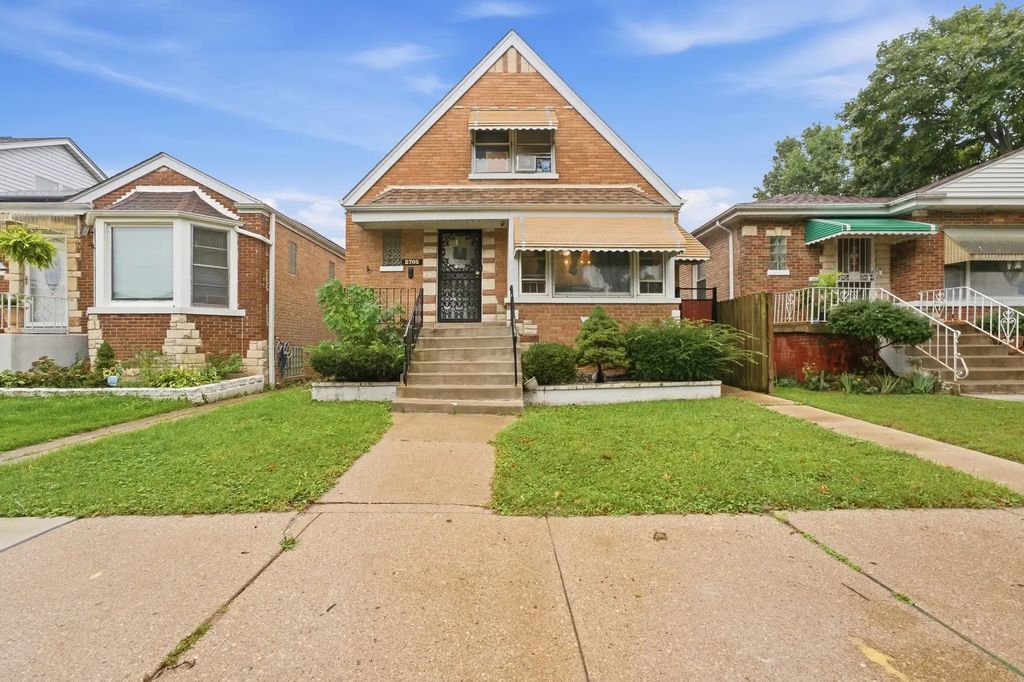 2705 N Menard Avenue, Chicago