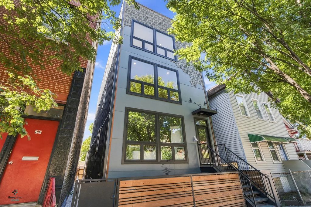 3116 N Western Avenue 2, Chicago