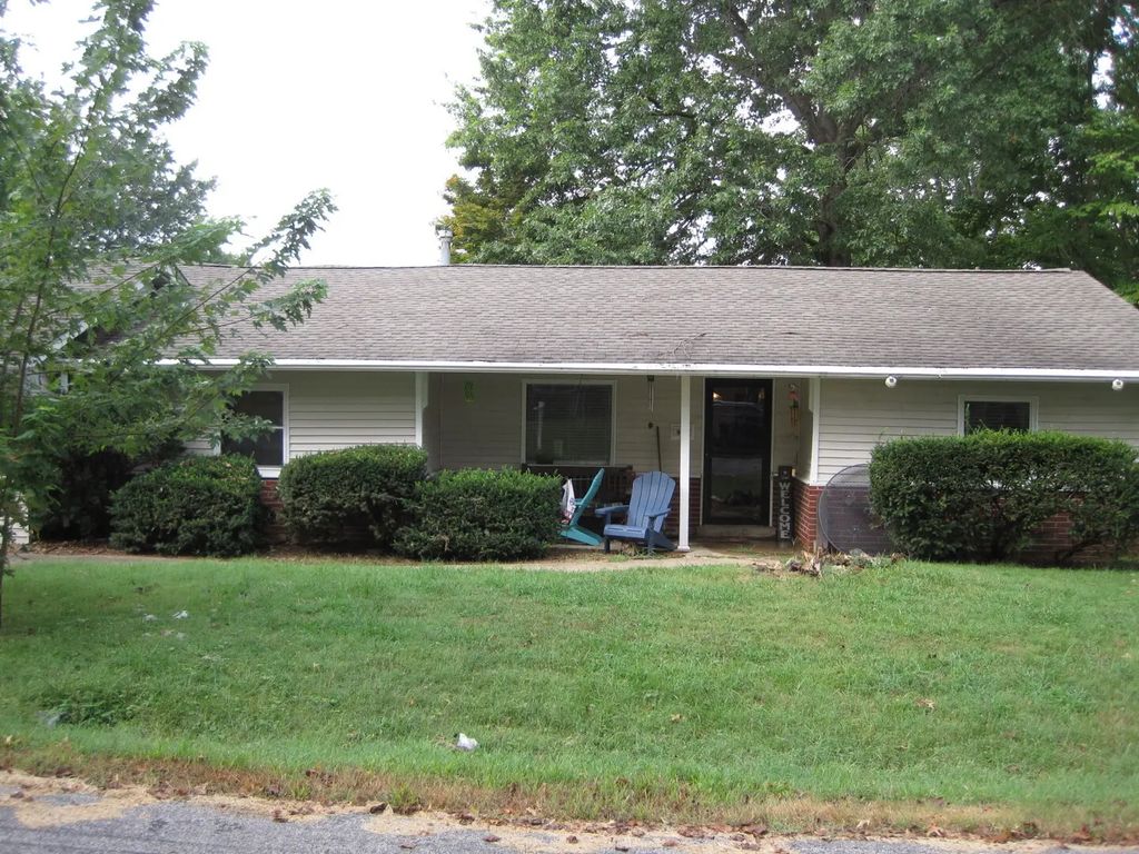 913 Peony Drive, Belleville