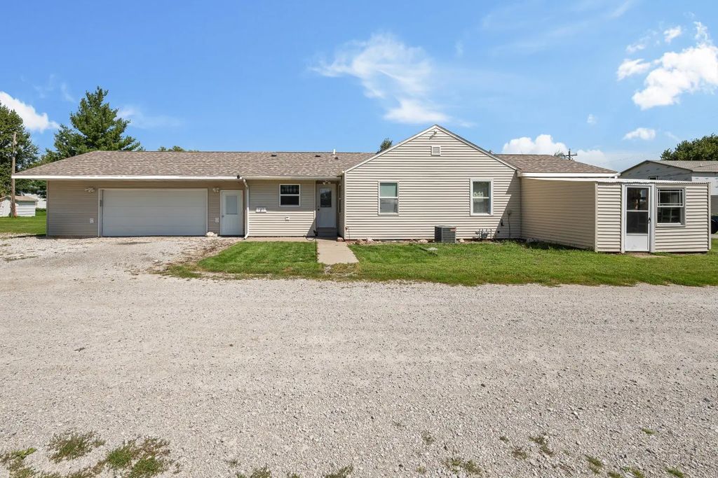 101 E 7th Street, Sherrard