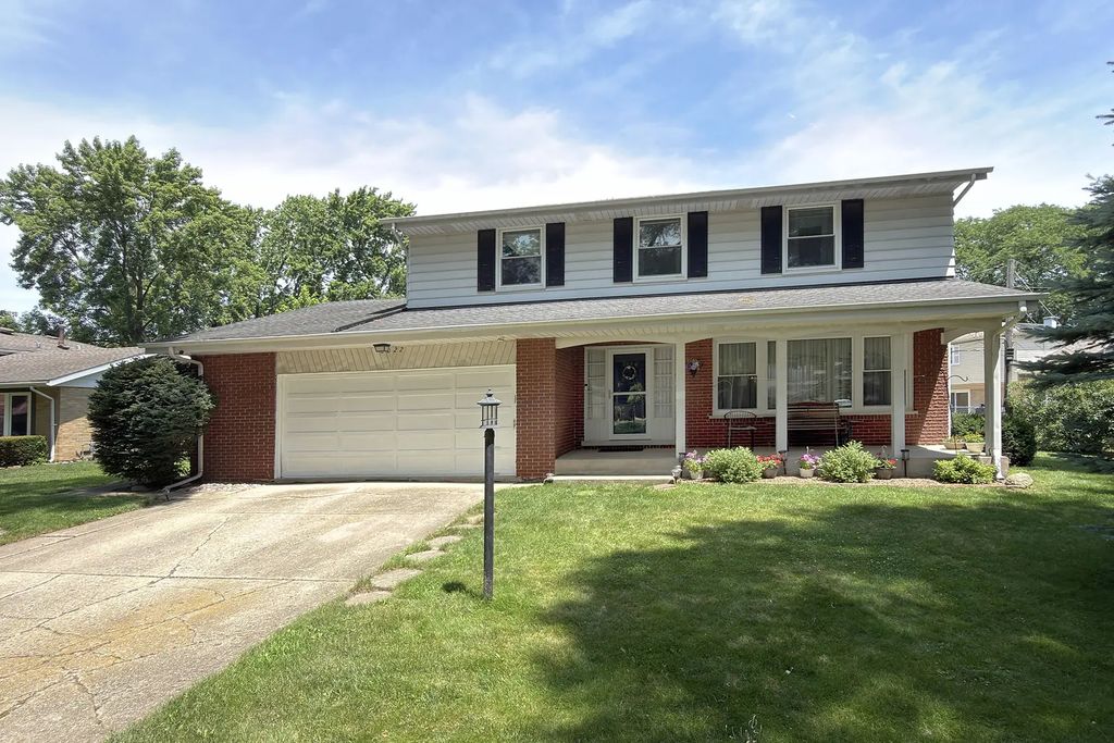 2022 E Woodview Drive, Mount Prospect