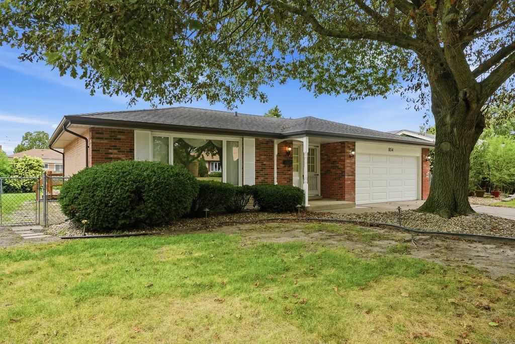 814 E 168th Street, South Holland