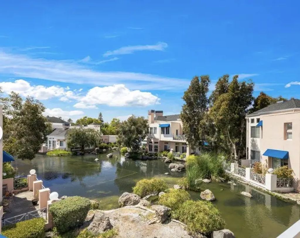 799 Lakeshore Drive, Redwood City