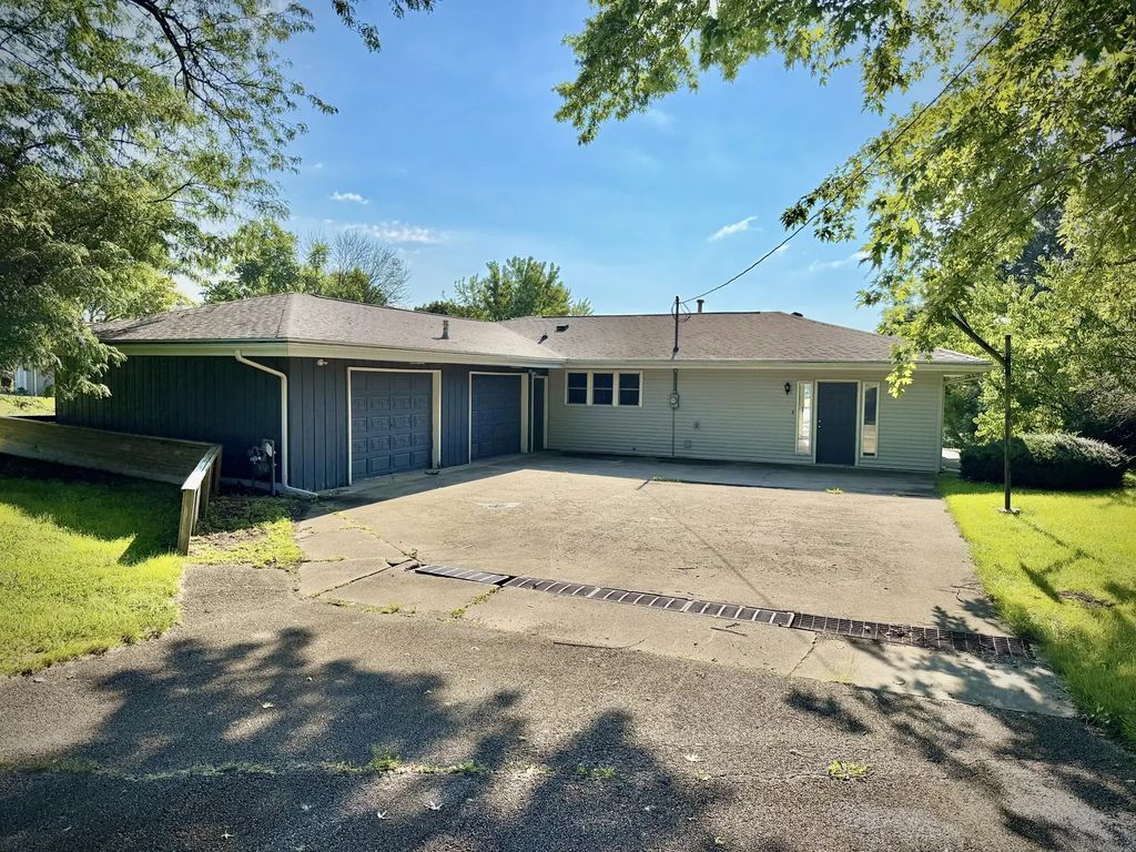 1100 Sunset Drive, Loda