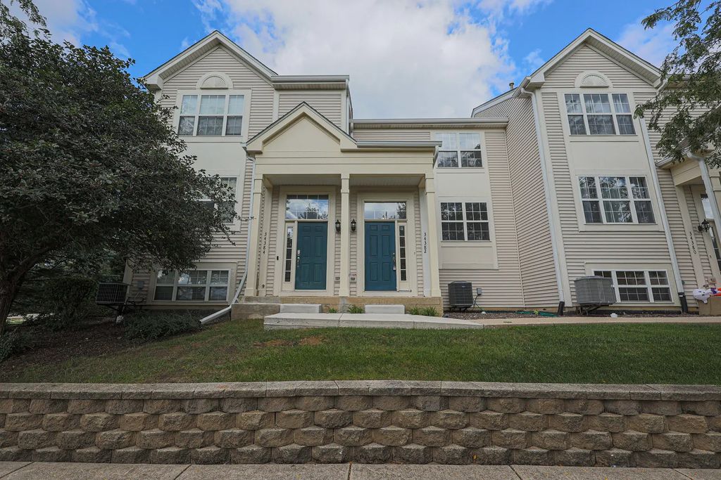 34382 N Barberry Court, Round Lake