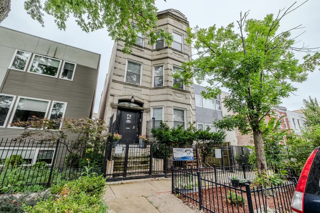 912 N Richmond Street 2f, Chicago