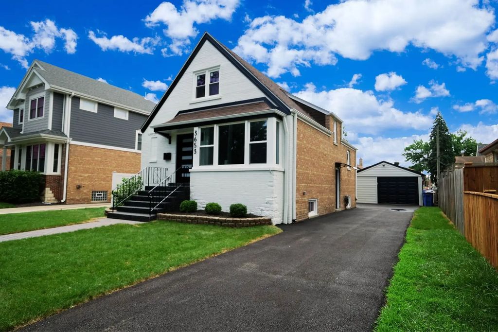 3653 W 107th Street, Chicago