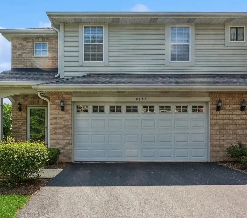 9411 Fountain Point Circle, Darien