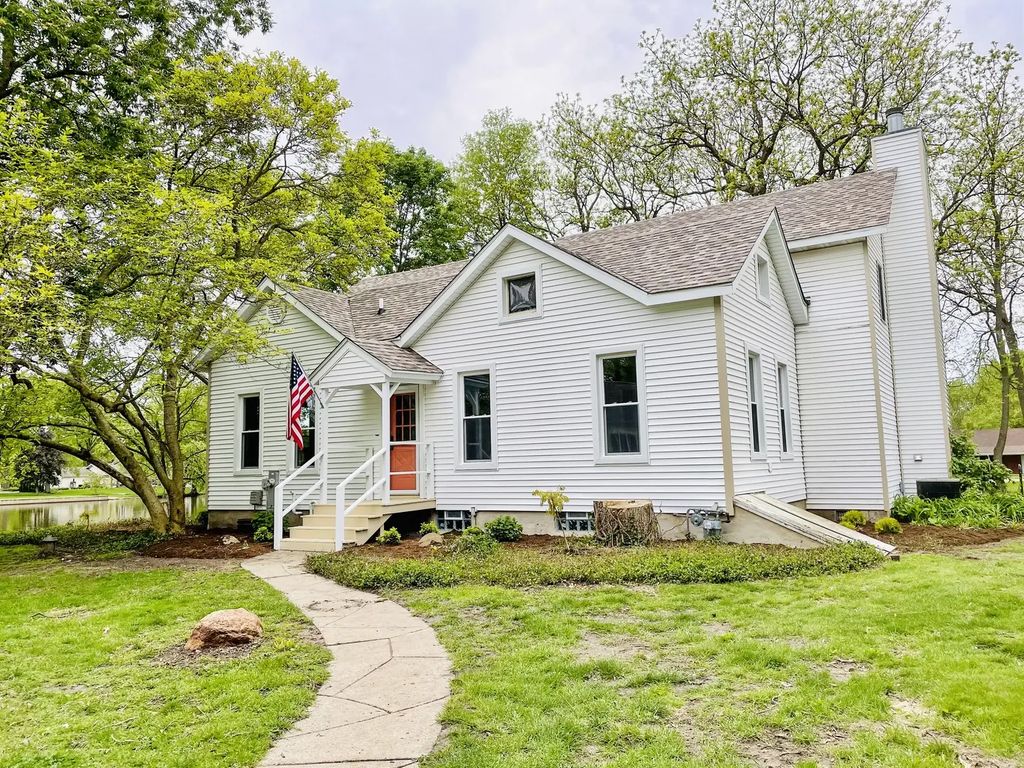 12002 E Metcalf Avenue, Momence