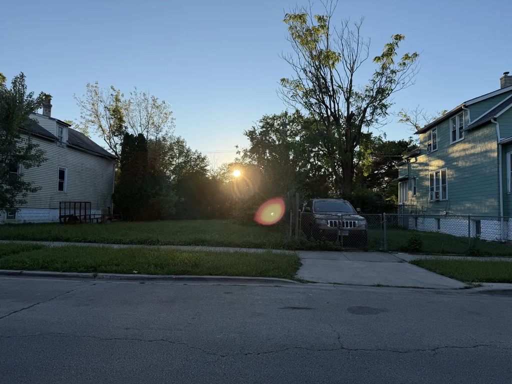 11558 S Perry Avenue, Chicago