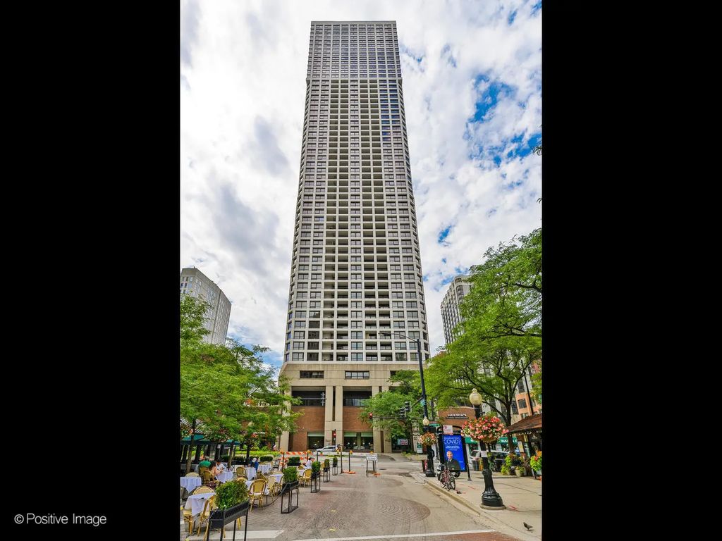 1030 N State Street 18c, Chicago