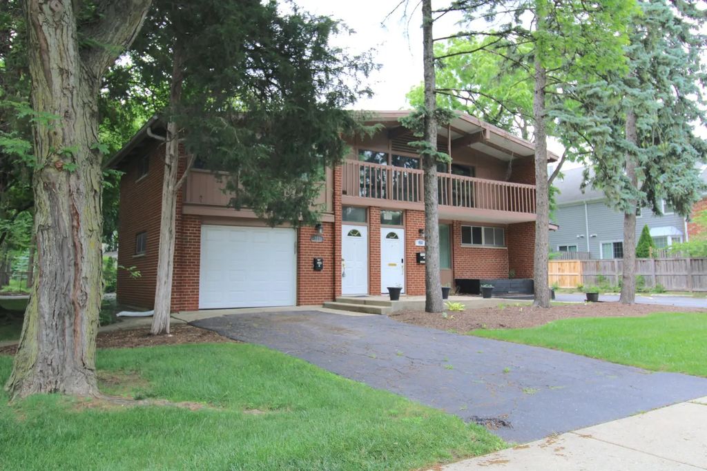956 Deerfield Road 2, Deerfield