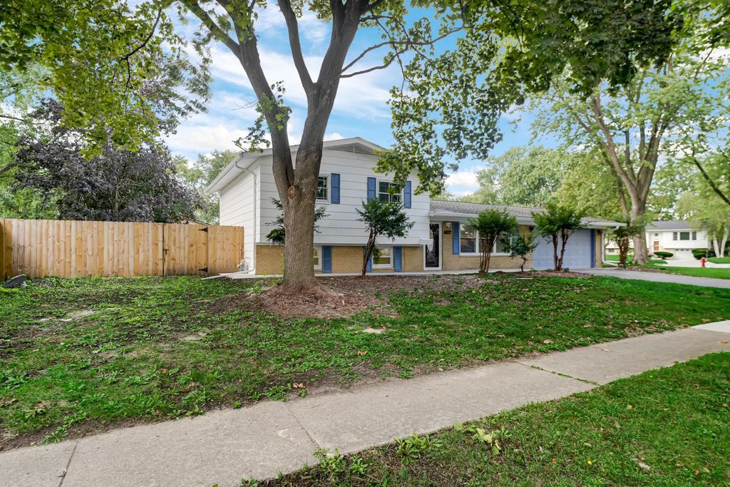 7180 Edgebrook Lane, Hanover Park