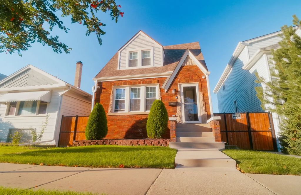 6222 W Henderson Street, Chicago