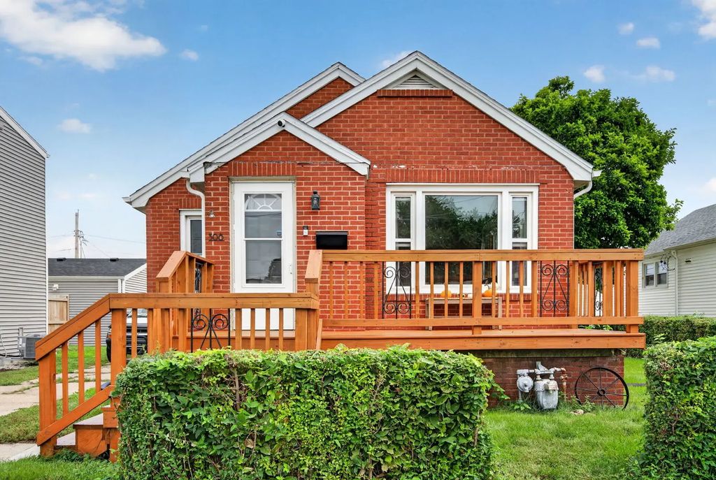 308 22nd Avenue, Naplate
