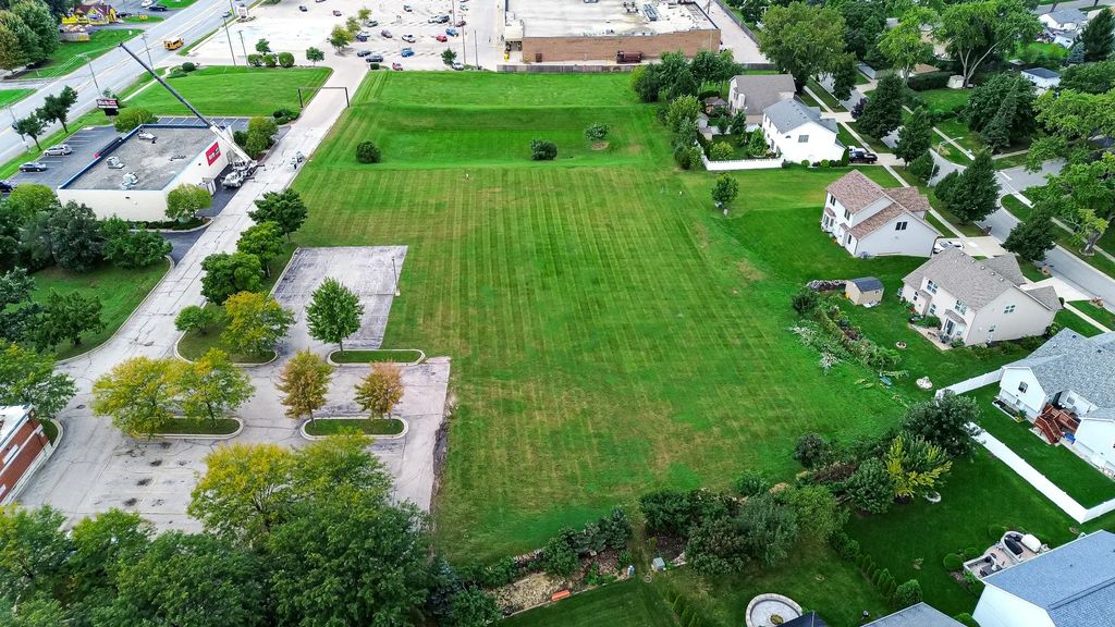 275 E Roosevelt Road, West Chicago