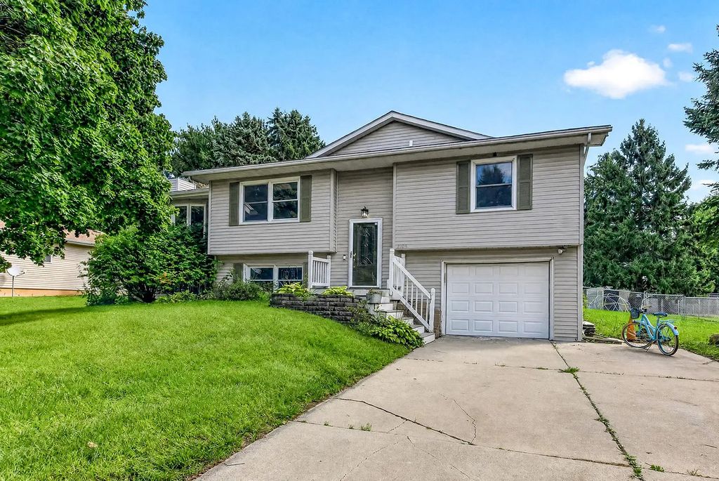 2105 W Bedford Road, Freeport