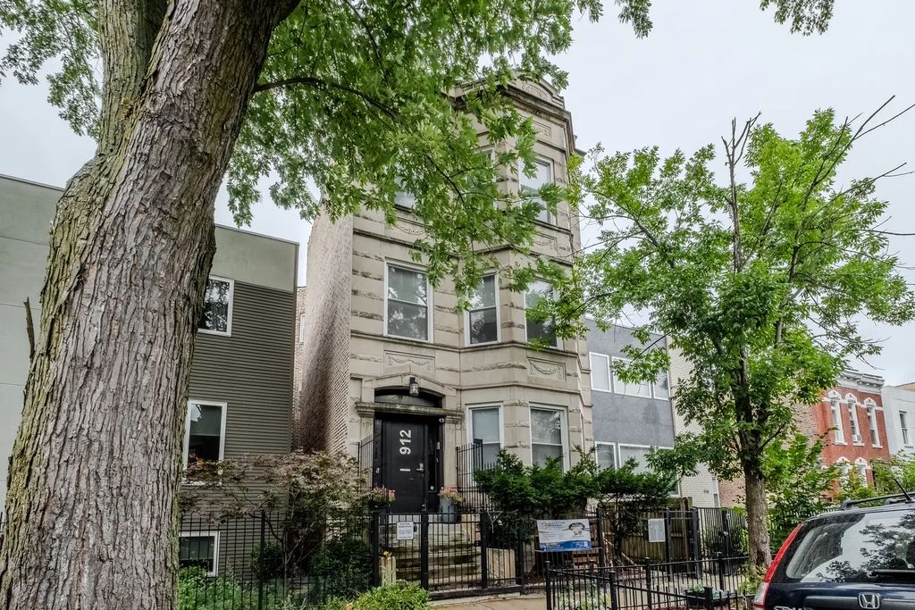 912 N Richmond Street 1r, Chicago