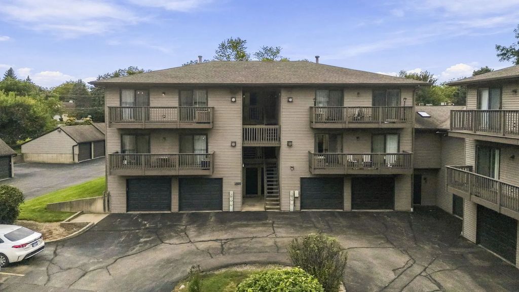 1820 W Highland Avenue D, Elgin