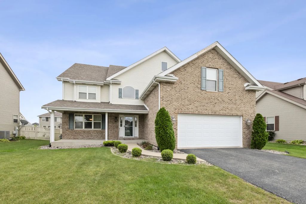 396 Hunters Drive, Beecher