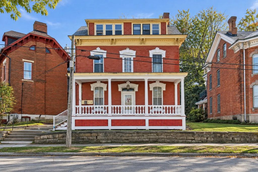 306 W Locust Street, Dubuque
