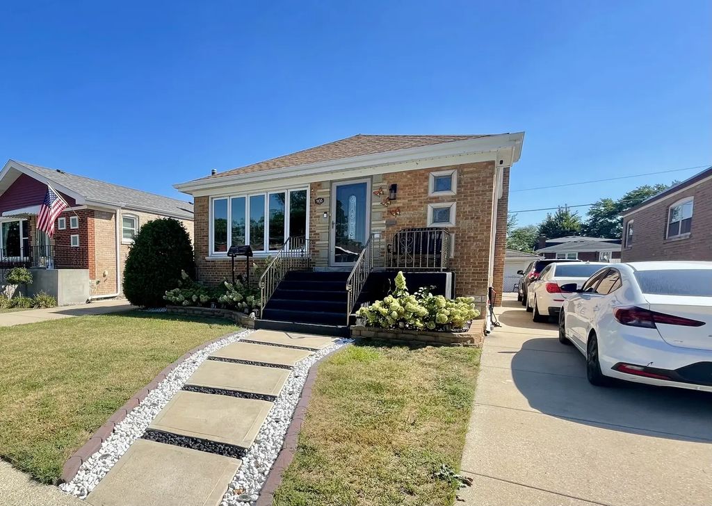 9133 S Hamlin Avenue, Evergreen Park