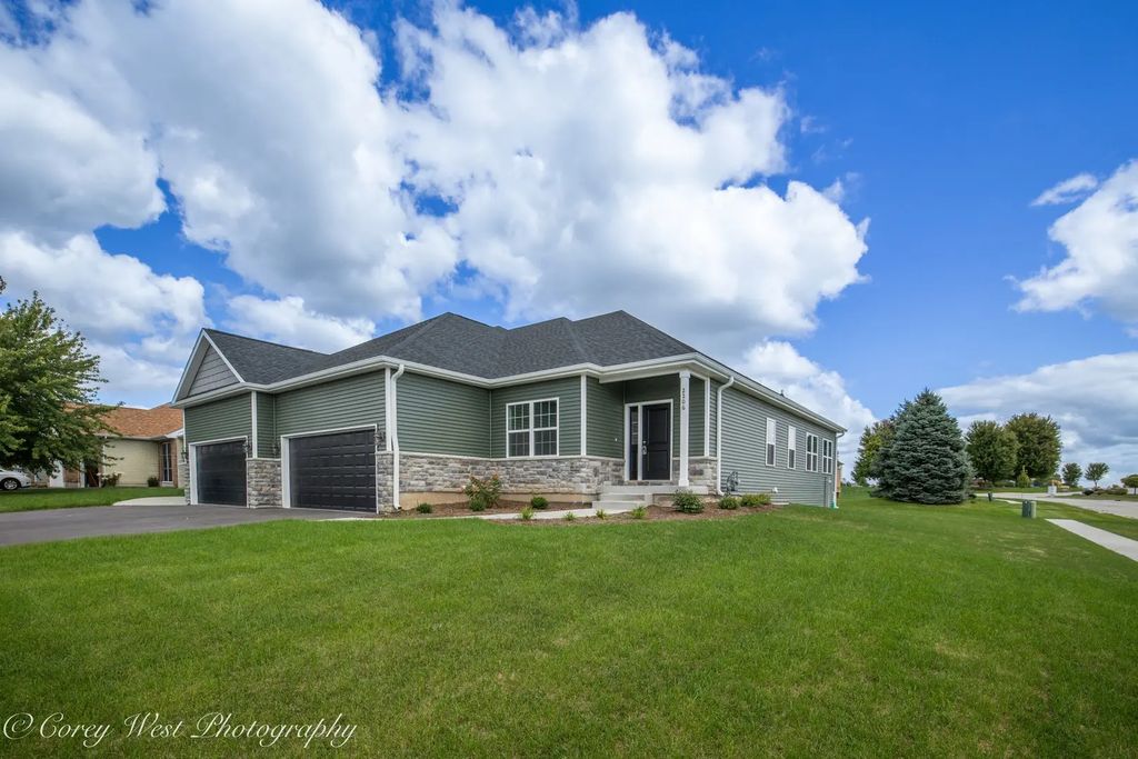 2206 Maggie Lane, Sycamore