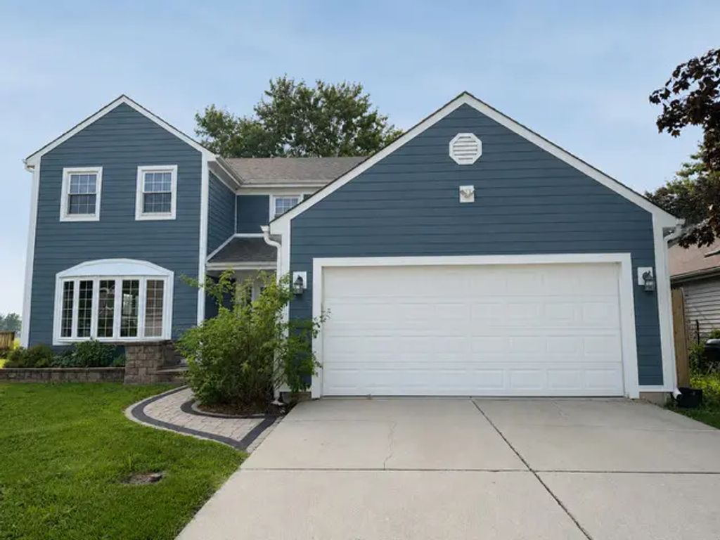 6582 Tealwood Drive, Lisle