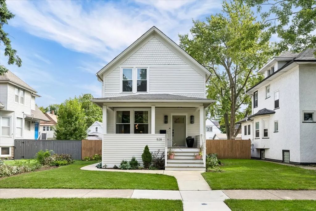 528 Ferdinand Avenue, Forest Park