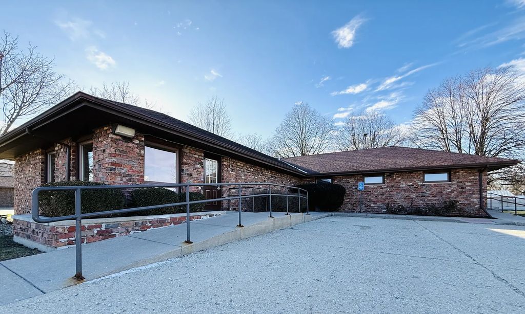 103 S John Street, Dwight