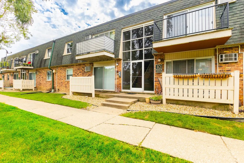 9994 S 84th Terrace 2-310, Palos Hills