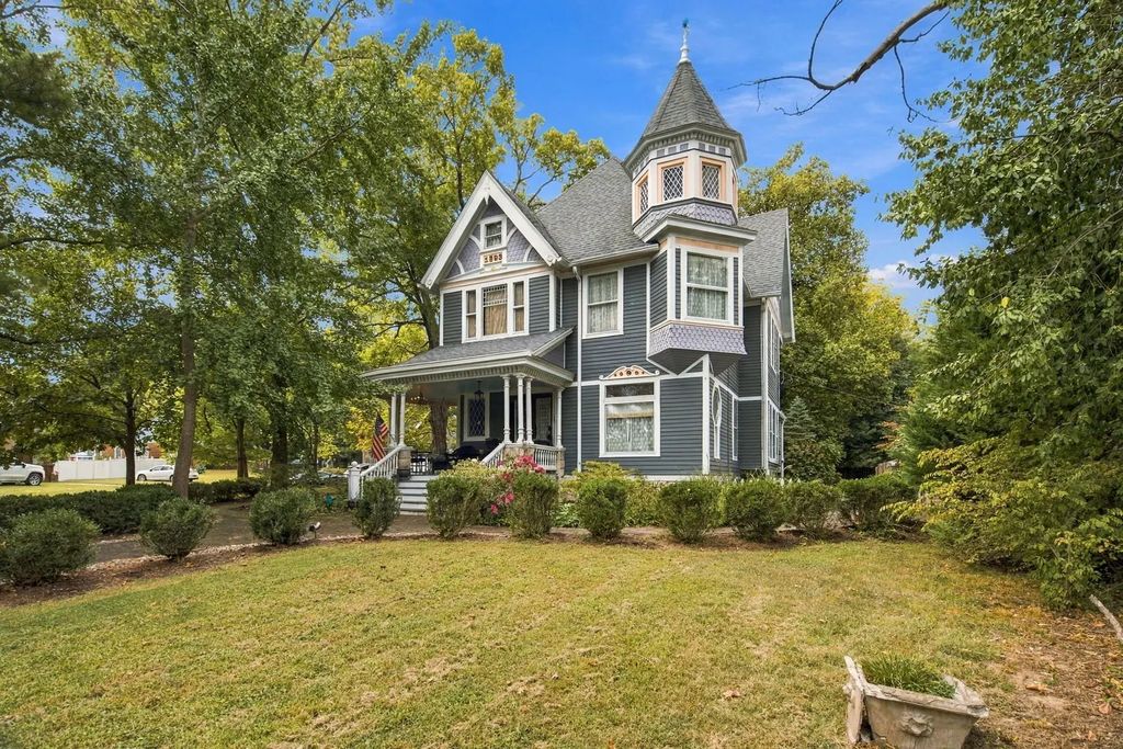 301 W High Street, Anna