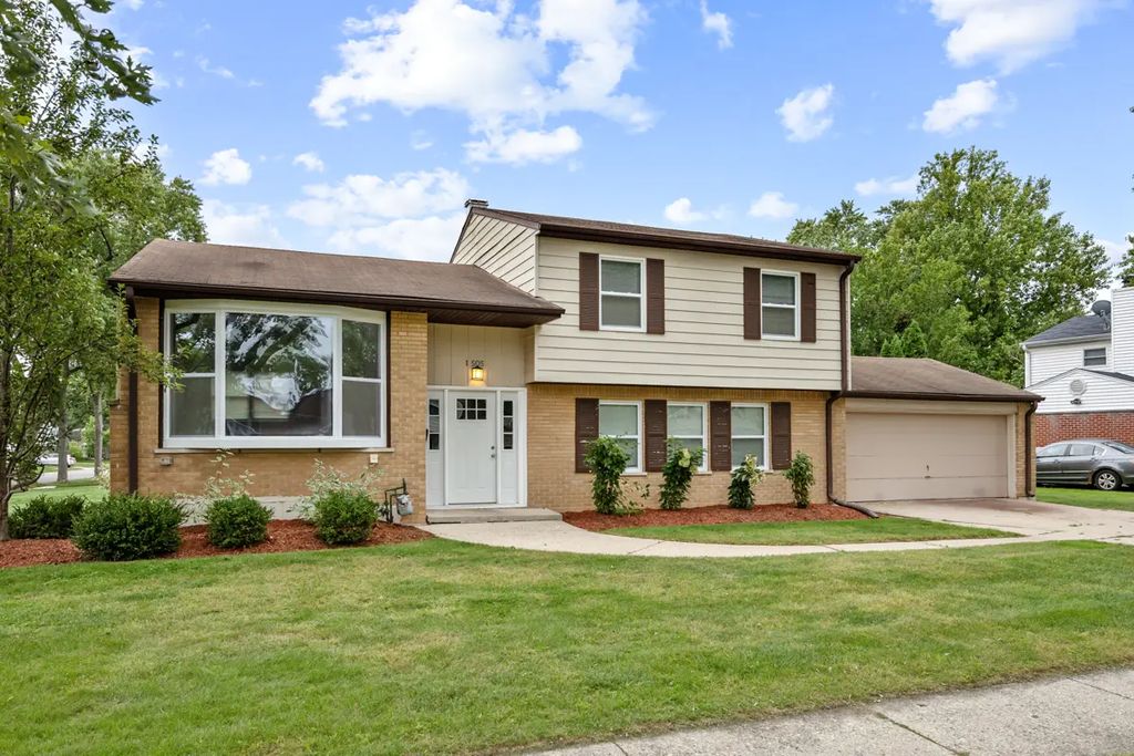 1505 E Michele Drive, Palatine