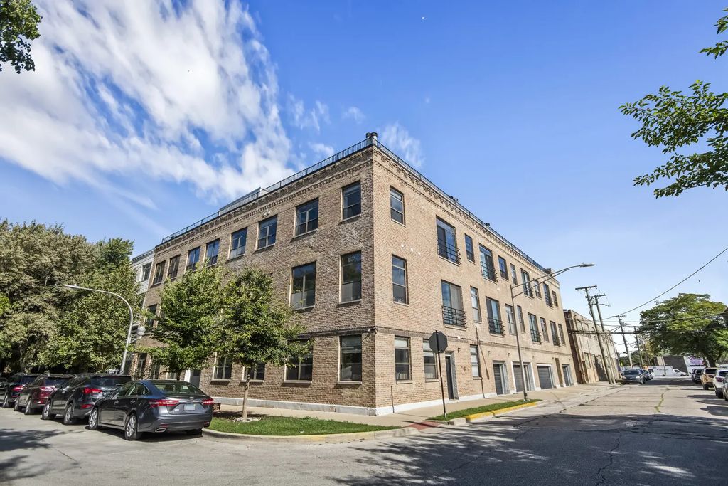 2221 N Lister Avenue 3a, Chicago
