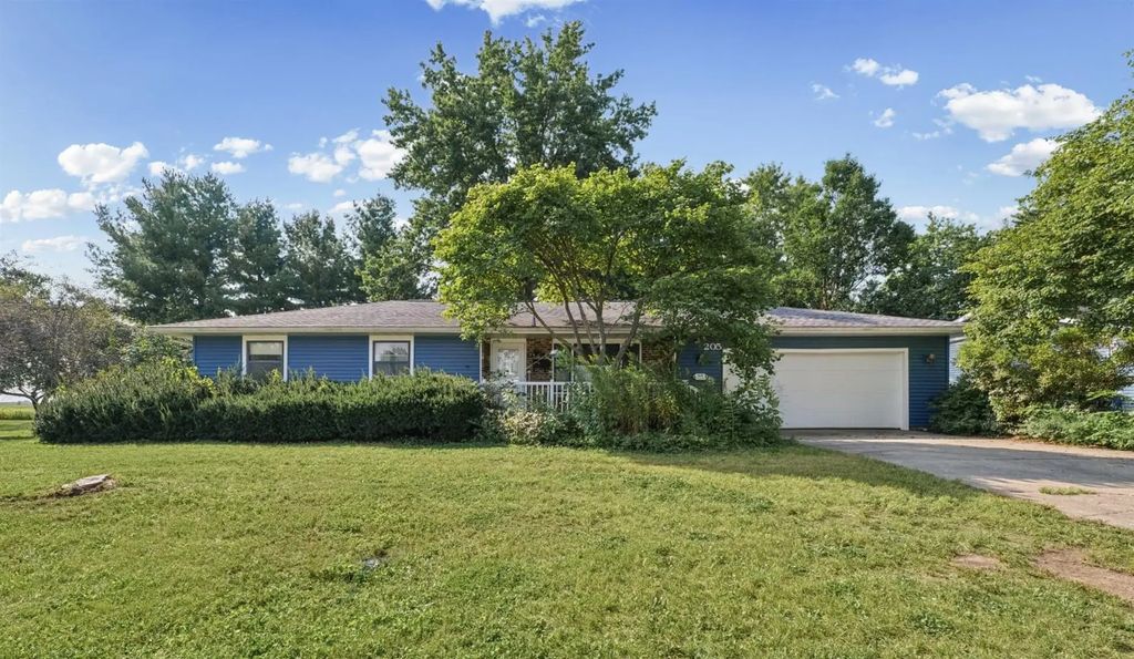 205 E Evergreen Drive, St. Joseph