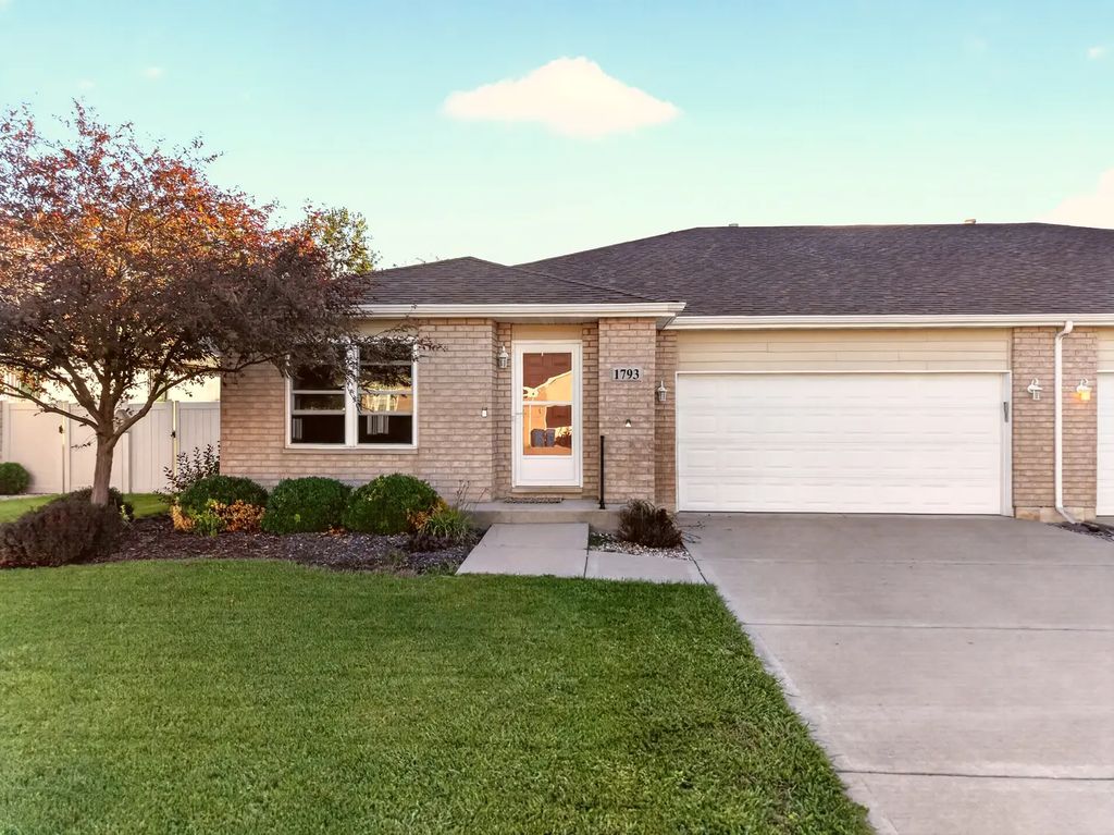 1793 Red Willow Road, Morris