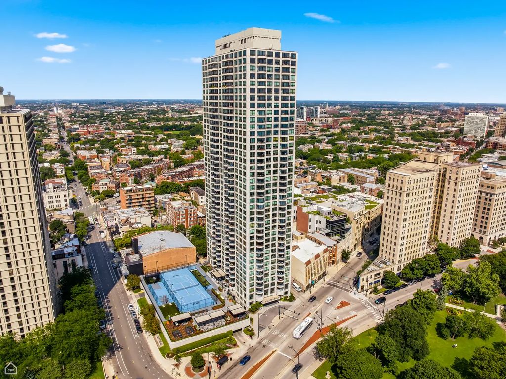 2020 N Lincoln Park West 28ab, Chicago