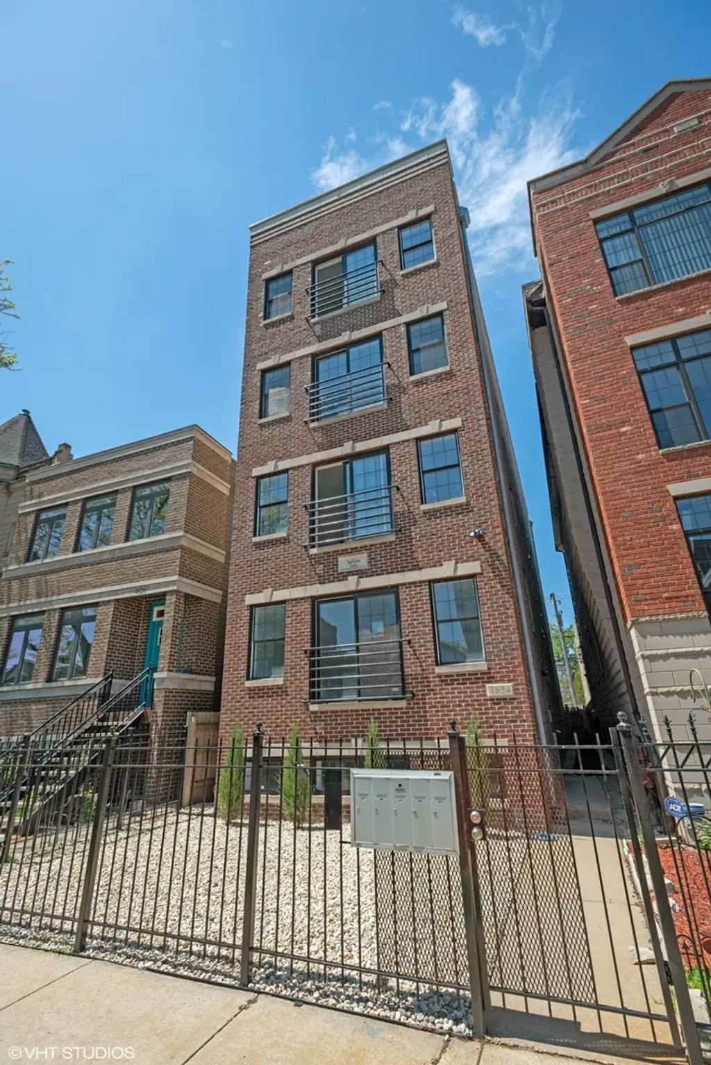 4824 S Champlain Avenue 4, Chicago