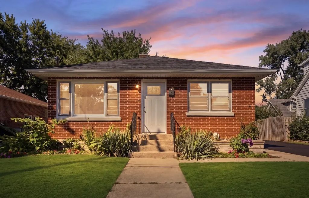 9 Ridge Road, Lemont