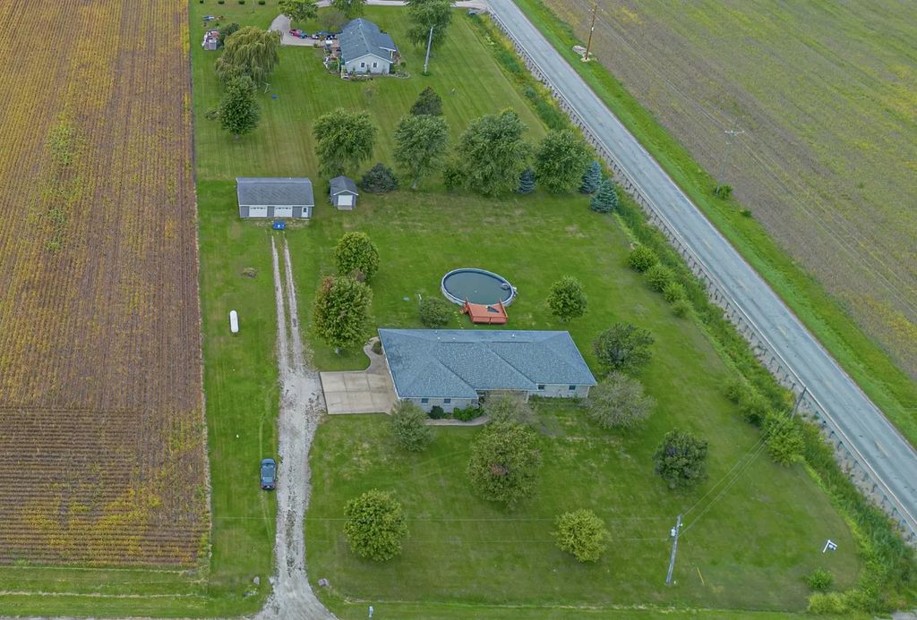 2035 S Berta Road, Braceville