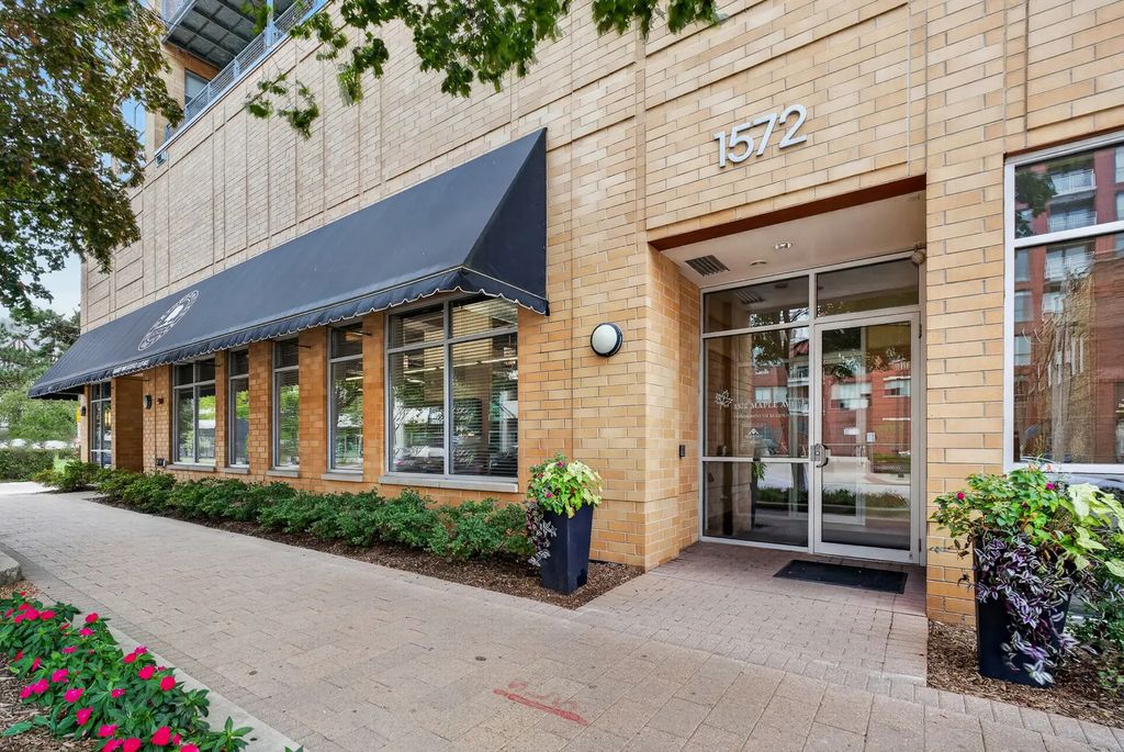 1572 Maple Avenue 406, Evanston