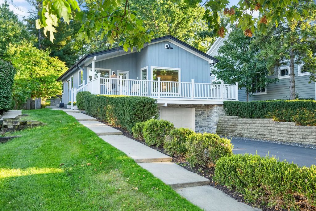 315 Park Avenue, Clarendon Hills