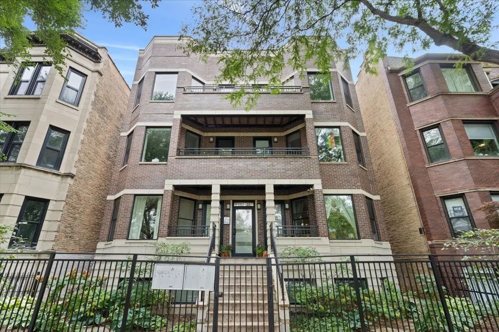 1939 N Humboldt Boulevard 1s, Chicago