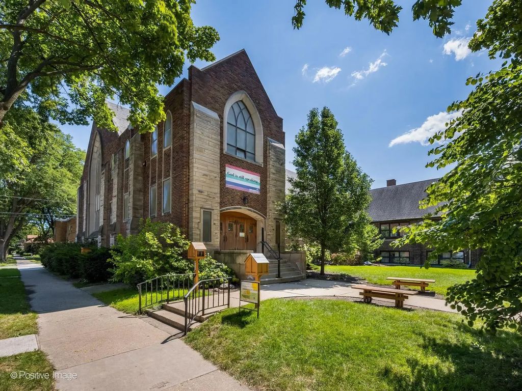6045 N Rockwell Street, Chicago