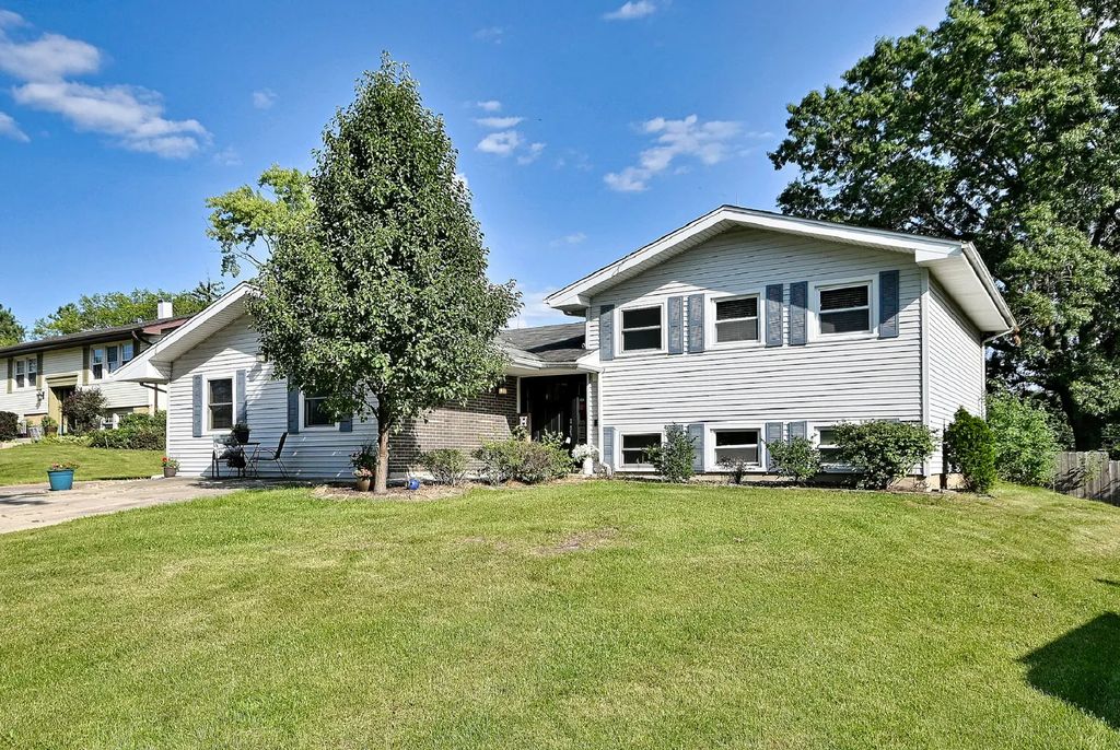 20w581 Glen Court, Lombard