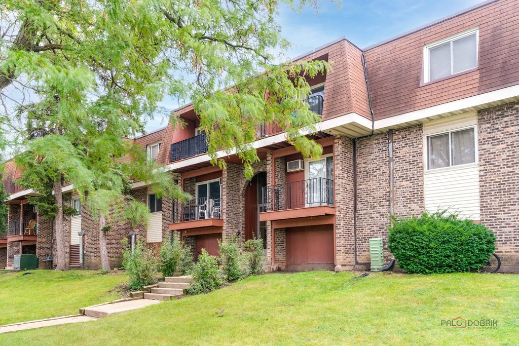 575 Heritage Drive 206, Schaumburg