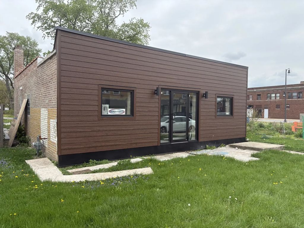 841 S 17th Avenue, Maywood