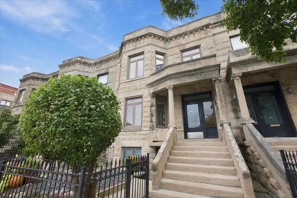 2438 W Chicago Avenue 1, Chicago
