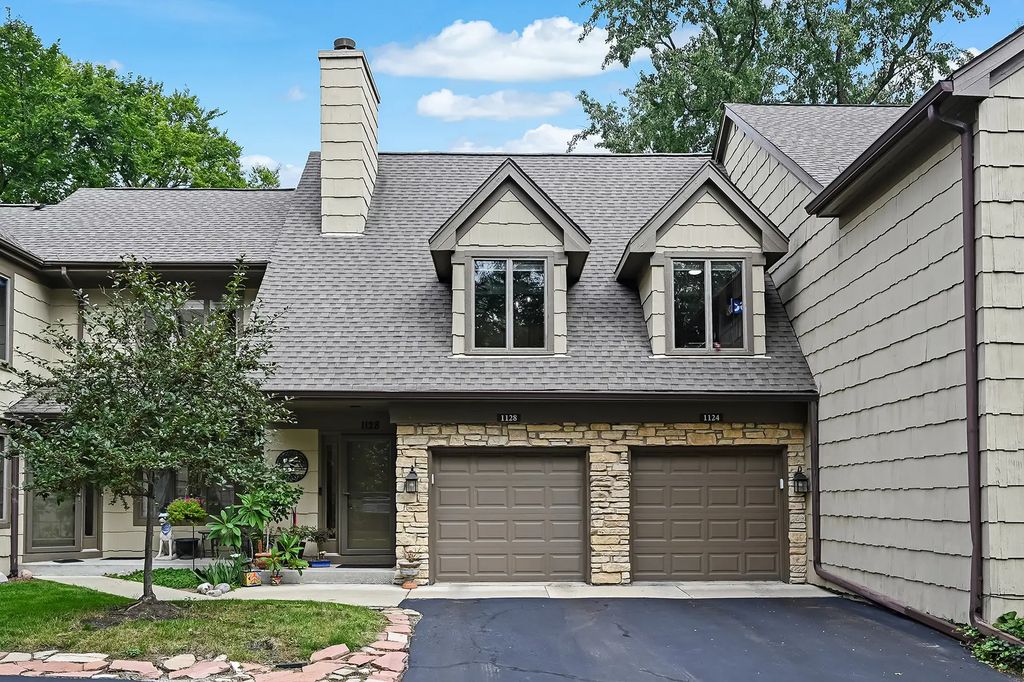 1128 Foxtail Court 1128, Darien